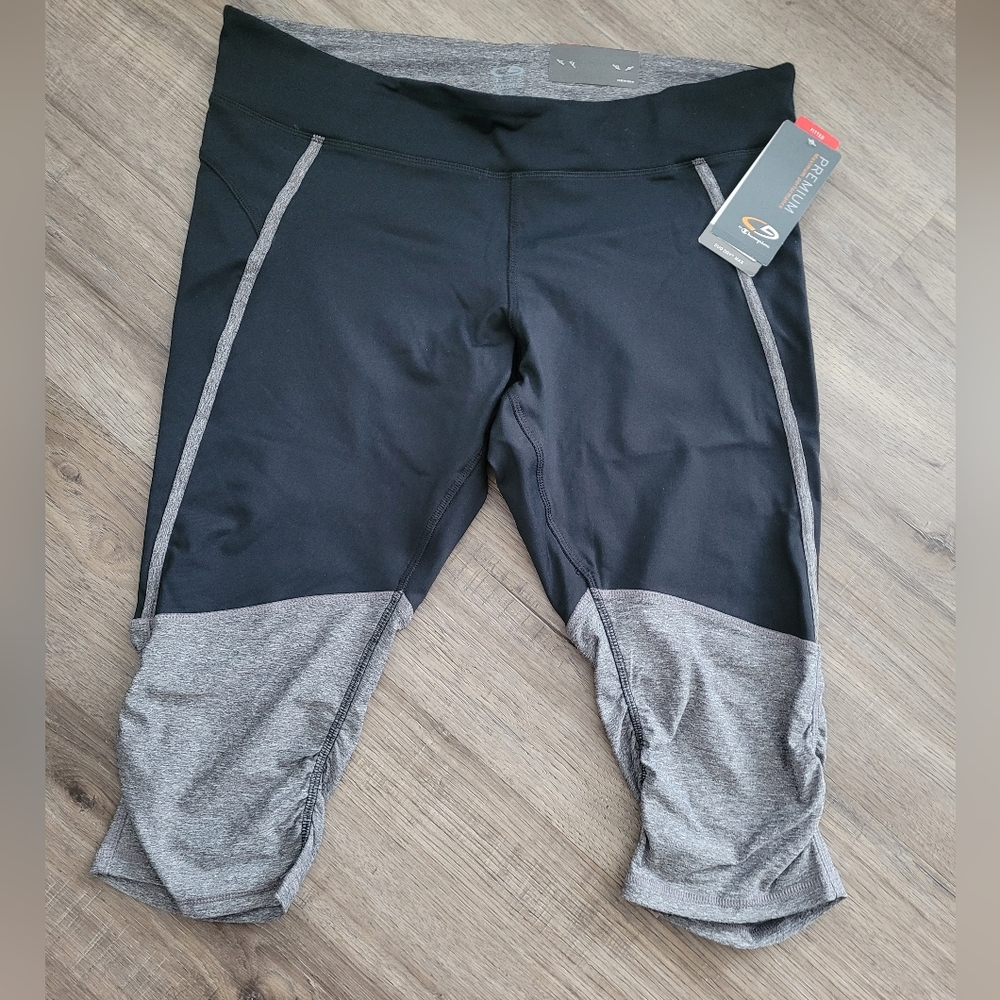 NEW Champion Capri Leggings! Size XXL